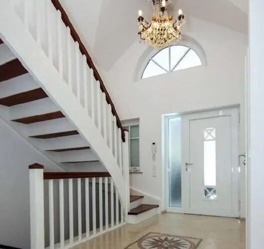 Phantastisches Haus Mit Pool Direkt In Villa München